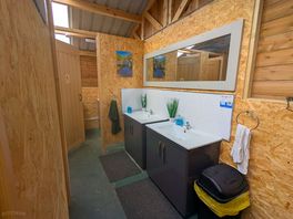 Toilet/shower block