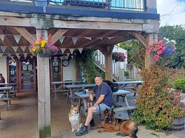 Cafe on the canal
