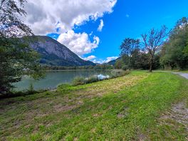 Small walk to the lake