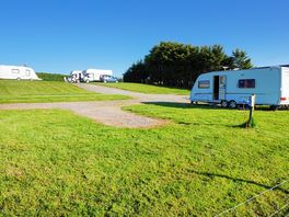 Roomy hardstanding pitches
