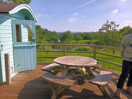 Lovely little hut next to the motorhome site. it was empty so we enjoyed the little vantage point