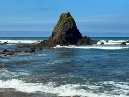 Black rock at widemouth . i caught the bus from the campsite