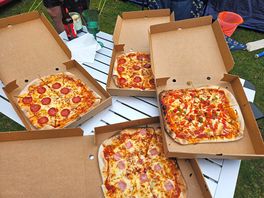 Definitely worth pre ordering the pizzas. yummy
