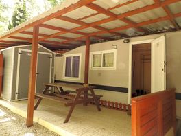 4-berth caravan with private bathroom