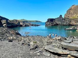 Blue lagoon getting very busy