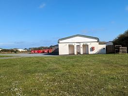Toilet block with plenty of toilets & showers