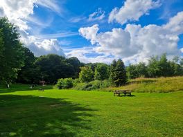 Spielplatz und zeltwiese