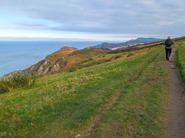 Coastal walking to lee