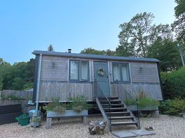 The wonderful hut