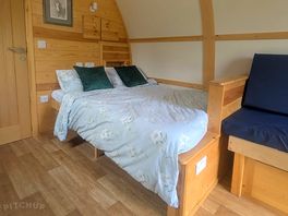 Wholebarrow/ Hook Knot - Fixed Double Bed