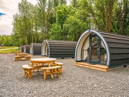 Cosy pods with outdoor seating