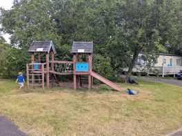 Nice little play area by the washing up area
