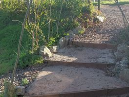 Pretty steps down to the facilities