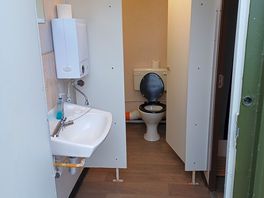 Ladies toilet