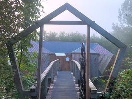 Xanadu lake house entrance