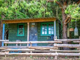 Mead Hut cabin