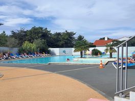 Main outdooor pool