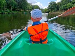 Free access to lake with life vests to borrow