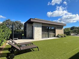 Diamond Luxury exterior