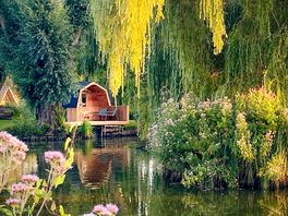 Lakeside Pod