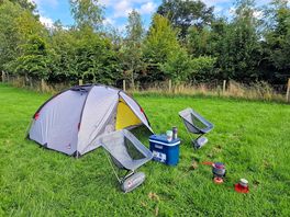 The corner pitch in the camping meadow.
