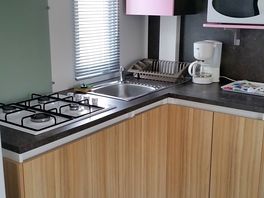 Fully-fitted kitchen