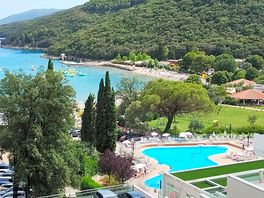 Morze i basen w rabac
