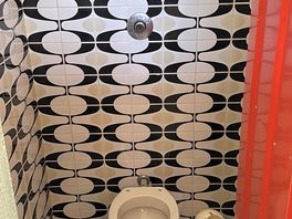 Wc brak deski klozetowej i papieru