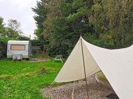 Monti caravan surrounding