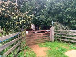 The gate through to the washroom.