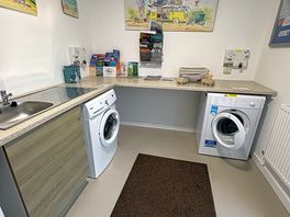 Washer / dryer / fridge / freezer