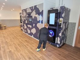 Milkshake and icecream vending room