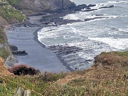 Wreckers retreat, a short drive away including some amazing walks and views alongside a great pub!