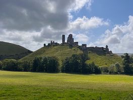 Walk to corfe castle