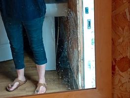Qu'y a-t-il sur ce miroir, je n'ai pas voulu investiguer davantage