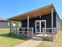 Nightingale Lodge with private veranda