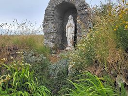 St nons chapel and well