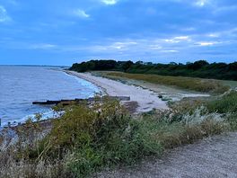 2 miniutes walking distance to the beach