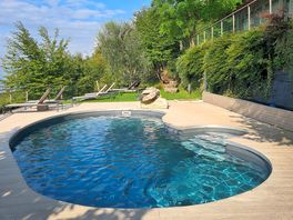 Lovely pool with sun loungers