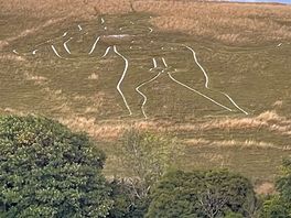 Walkable to the cerne giant. but we drover which was about 10 minutes