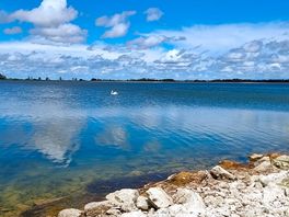 Zu fuß über den lac du der.