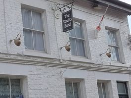 Malpas red lion pub