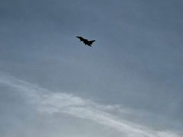 Regular jets doing amazing practice loops