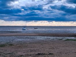Nearby snettisham beach