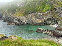 Absolutely breathtaking near by sea, with the clearest water.