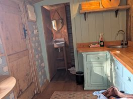 Inside lay out