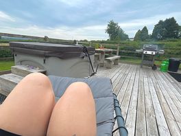 Bbq and hot tub