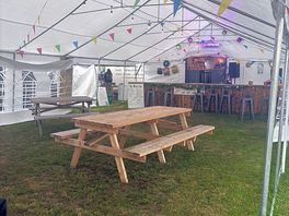 Pop up bar - serving food and drinks at the weekend