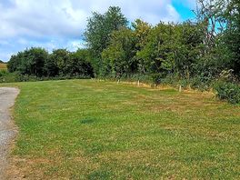 Non-electric grass pitch