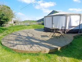 Yurt with deck - The Garden Yurt